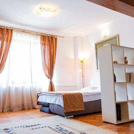 Ferienwohnung Bed&Wine In The Center Of Oradea Exterior foto
