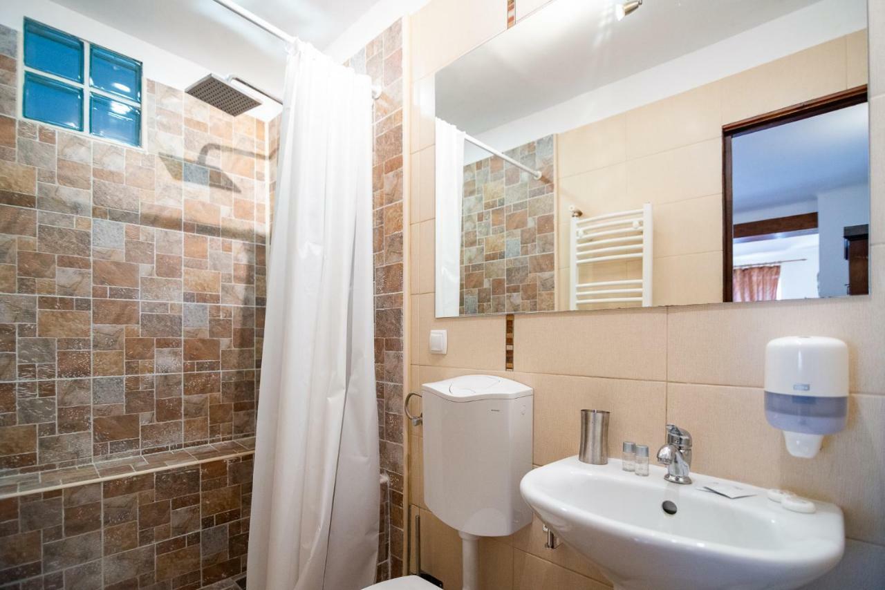 Ferienwohnung Bed&Wine In The Center Of Oradea Exterior foto