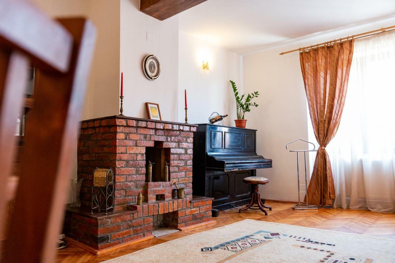 Ferienwohnung Bed&Wine In The Center Of Oradea Exterior foto